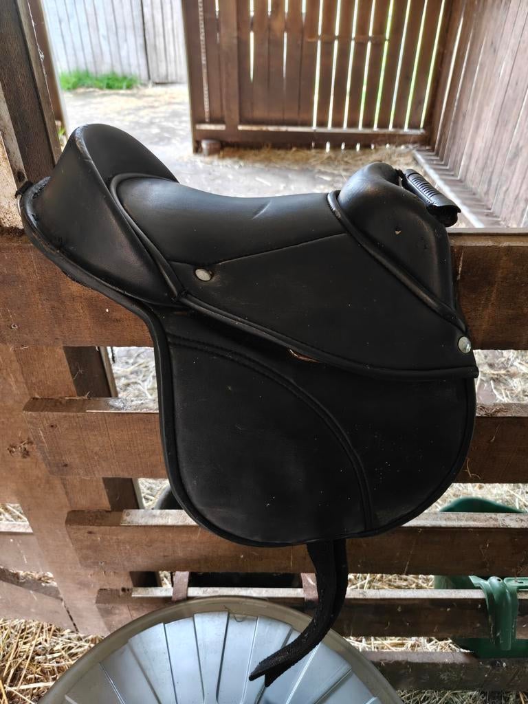 Kinderzadel voor pony, Animaux & Accessoires, Chevaux & Poneys | Selles, Enlèvement, Utilisé