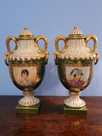 Een paar antieke franse vergulde porseleinen vazen, Ophalen