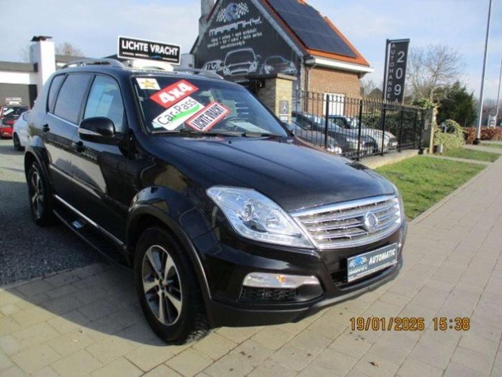 SsangYong Rexton Rexton W 2.2 e-XDi 4WD Automatik EXECUTIVE, Auto's, SsangYong, Bedrijf, Te koop, Rexton, 4x4, ABS, Achteruitrijcamera