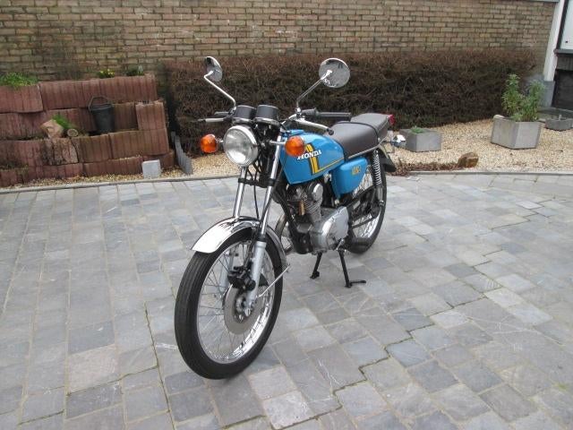 Honda Cb 125 S, Motos, Motos | Oldtimers & Ancêtres, Occasion, Permis Moto A1 minimum, 1 cylindre, Manuelle