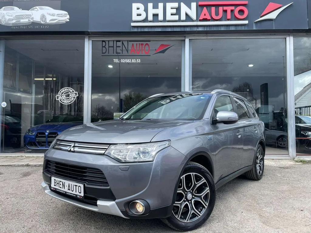 Mitsubishi Outlander Outlander 2.0i 4WD/NAVI/CAMERA/LED/TOIT, Auto's, Mitsubishi, Automaat, 4 cilinders, Navigatiesysteem, Leder