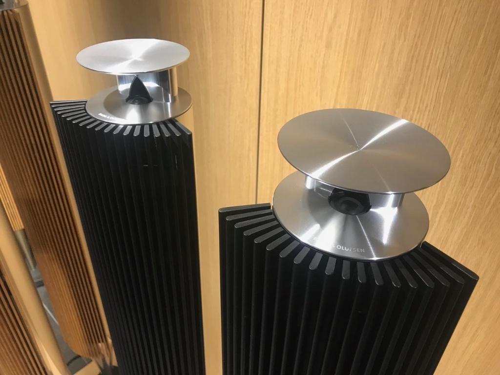 Bang & Olufsen Beolab 18 alu met zwarte lamellen - B&O, Autres marques, Info@bang-olufsen.dk, Comme neuf, Enlèvement