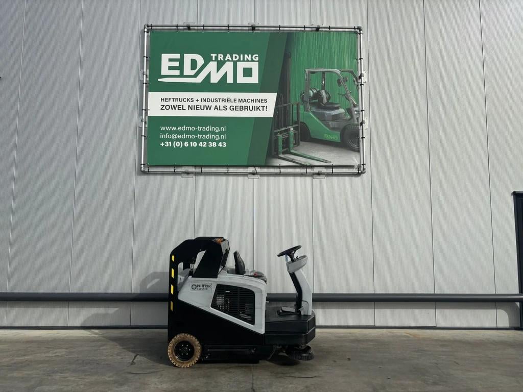Nilfisk SWEEPER SW5500 B (année de construction 2020), Articles professionnels, Machines & Construction | Entretien & Nettoyage