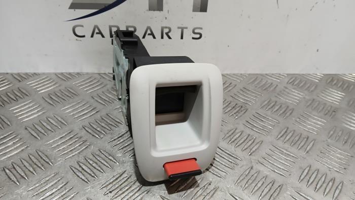 Achterbank slot van een Mercedes B-Klasse, Gebruikt, -, Ophalen of Verzenden, -