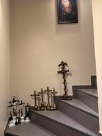 Collection de croix anciennes, Enlèvement