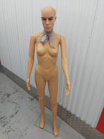 Mannequin, Enlèvement