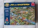Van Haasteren de volkstuintjes 1000st (nr1889a), Hobby en Vrije tijd, Ophalen of Verzenden, 500 t/m 1500 stukjes, Zo goed als nieuw
