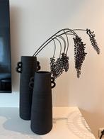 Twee decoratieve zwarte vazen, Huis en Inrichting, Ophalen, Nieuw, Zwart
