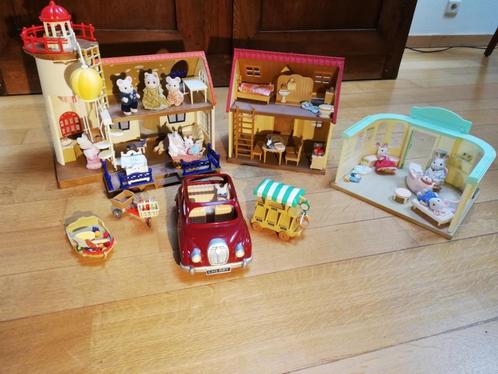 Sylvanian families : maison, phare et autres, Enfants & Bébés, Jouets | Maisons de poupées, Comme neuf, Maison de poupées, Enlèvement