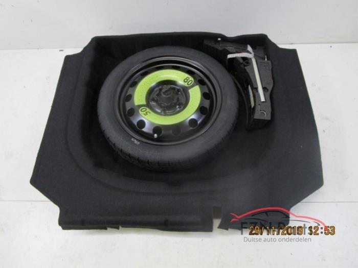 VW Golf 7 16 Inch Thuiskomer Met Schuim Gereedschap Krik, Auto-onderdelen, Banden en Velgen, Band(en), Overig, Nieuw, Ophalen