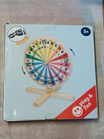 Rad van fortuin in hout nieuw beschikbaar voor biedingen