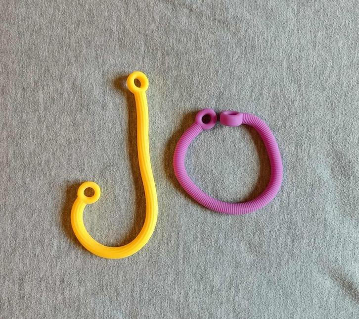 Fidget Toy - Noodles - Geel - Paars - Sensorisch - €2, Kinderen en Baby's, Speelgoed | Educatief en Creatief, Zo goed als nieuw