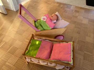 Poppenwagen en poppenspeelgoed beschikbaar voor biedingen