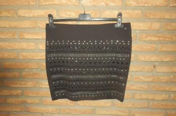(29) -jupe noire femme t.L - g.one - beschikbaar voor biedingen