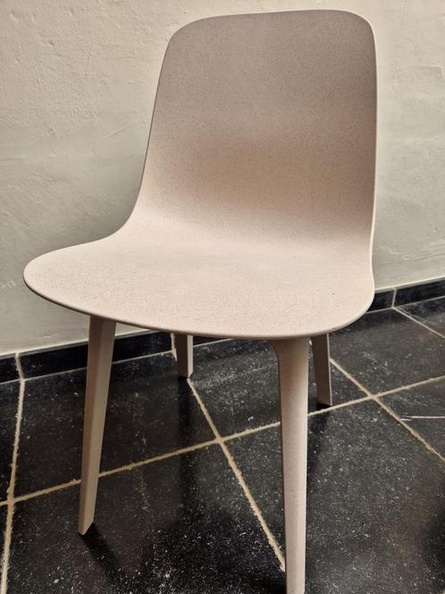Beige eetkamerstoel IKEA model Odger NIEUW, Huis en Inrichting, Stoelen, Zo goed als nieuw, Kunststof, Ophalen