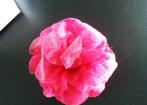 Broche tissu , en forme de fleur, Bijoux, Sacs & Beauté, Rose, Enlèvement ou Envoi, 7 à 10 cm, Neuf