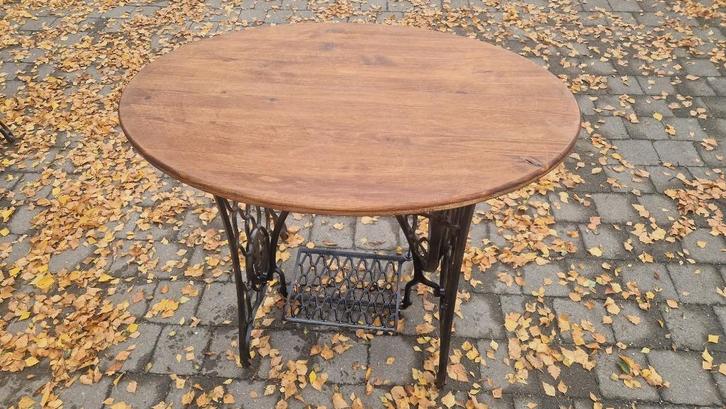 Singertafel met grenen blad, Huis en Inrichting, Tafels | Bijzettafels, Zo goed als nieuw, Ovaal, 60 cm of meer, 55 tot 75 cm