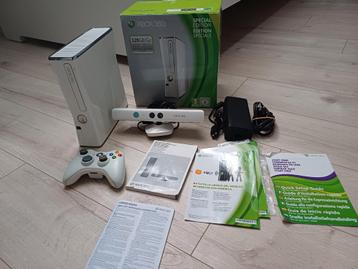 Xbox 360 slim en boîte spécial édition blanche  beschikbaar voor biedingen