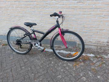 Meisjesfiets 24 inch in zeer goed staat beschikbaar voor biedingen