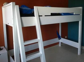 Bopita stapelbed meegroeiend, plus 1pbed en twee matrassen  beschikbaar voor biedingen