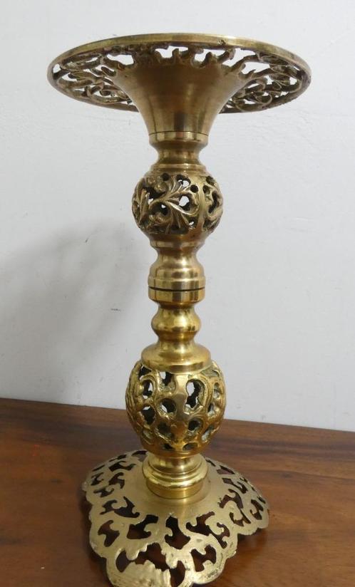 Goudkleurige kandelaar India?? [1457], Antiek en Kunst, Antiek | Kandelaars, Goud, Ophalen of Verzenden