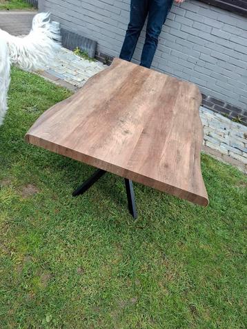 Salontafel 120cm beschikbaar voor biedingen