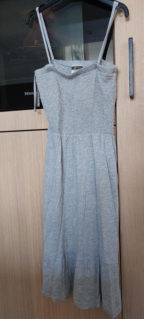 Lichtgrijze zomerjurk/Strandjurk (Mt S), Kleding | Dames, Jurken, Zo goed als nieuw, Maat 36 (S), Grijs, Onder de knie, Ophalen of Verzenden