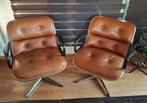 2 designfauteuils.
CHARLES POLLOCK
Redacteur Knoll
Versie E, Antiek en Kunst, Ophalen