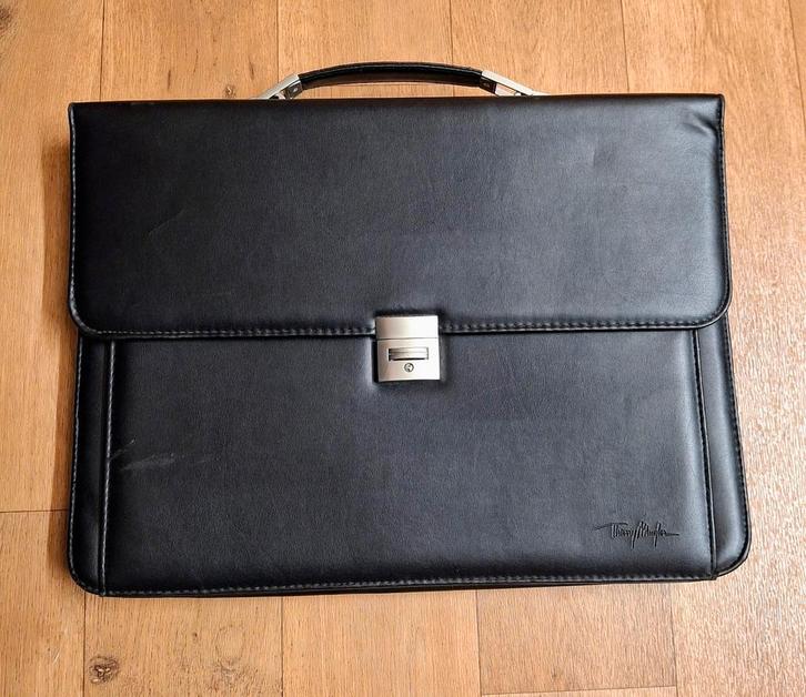 Serviette en cuir de luxe Thierry Mugler, Informatique & Logiciels, Sacoches d'ordinateur portable, Comme neuf, Porte-document