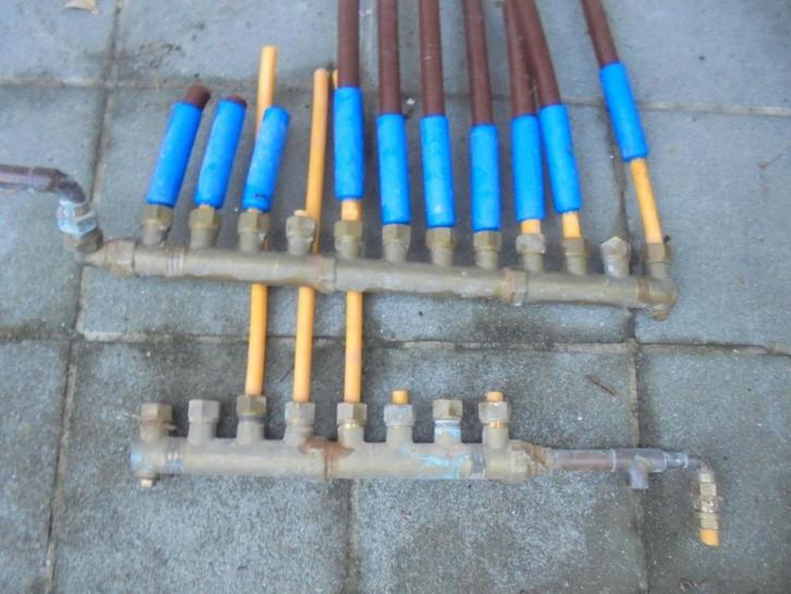 2 collectors voor sanitair water of CV, Doe-het-zelf en Bouw, Buizen en Afvoer, Gebruikt, Overige typen, Overige materialen, Ophalen