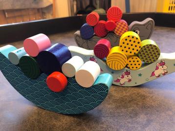 Houten stapelspellen  beschikbaar voor biedingen