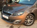 PEUGEOT 308 ALLURE 1.2I 131PK |NAVI | CAMERA | PANO DAK |, Voorwielaandrijving, Stof, Bruin, 109 g/km