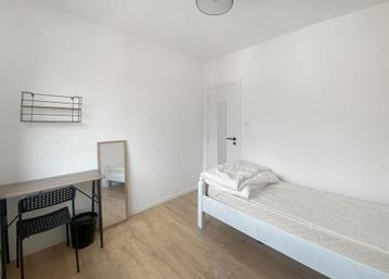 Huis à louer à Gilly, 4 chambres beschikbaar voor biedingen