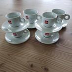 4 Illy espresso kopjes + 2 illy koffiekoeken met bordjes, Collections, Porcelaine, Cristal & Couverts, Comme neuf, Enlèvement ou Envoi