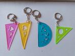 lot 4 sleutelhangers geo figuren driehoek cirkel hart boog, Enlèvement ou Envoi, Neuf