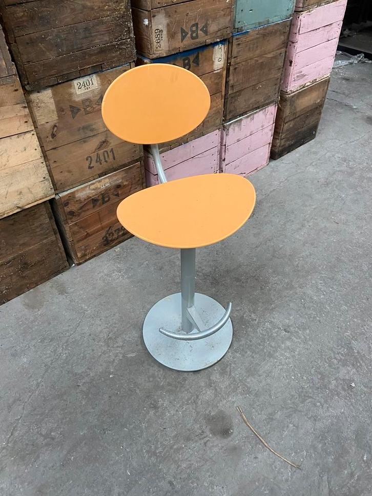 5 retro moderne Barstoelen, Huis en Inrichting, Barkrukken, Gebruikt, 60 tot 90 cm, Kunststof, Metaal, 5 krukken of meer, Met voetsteun