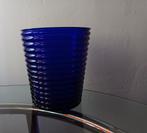 Vase en verre côtelé bleu - SOLDES !, Maison & Meubles, Accessoires pour la Maison | Vases, Bleu, Utilisé, Moins de 50 cm, Enlèvement ou Envoi