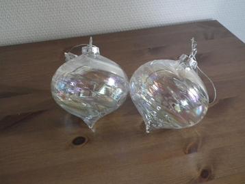 2 Goodwill kerstballen, gemaakt van iriserend transparant gl, Diversen, Verzenden, Zo goed als nieuw