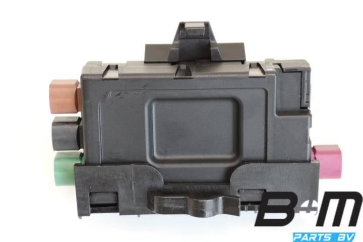 USB hub met spanningsomvormer Skoda Karoq, Auto diversen, Autoradio's, Gebruikt