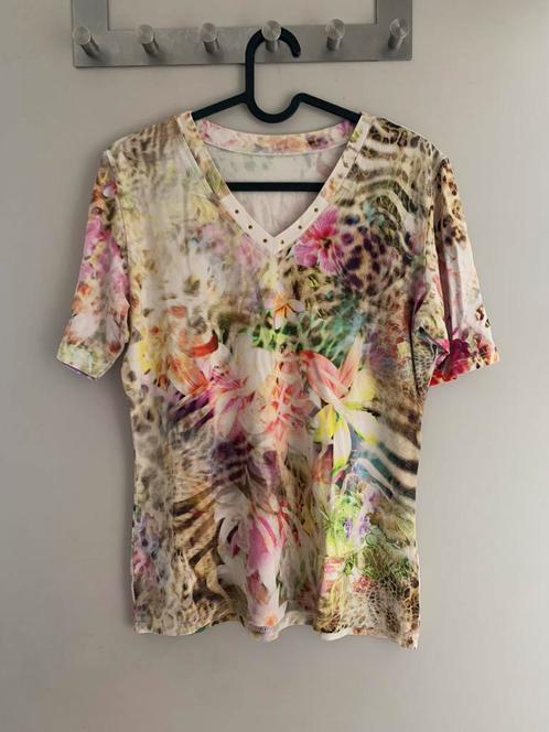 Leuk t shirt met bloemenprint, Kleding | Dames, T-shirts, Zo goed als nieuw, Maat 36 (S), Overige kleuren, Korte mouw, Ophalen of Verzenden