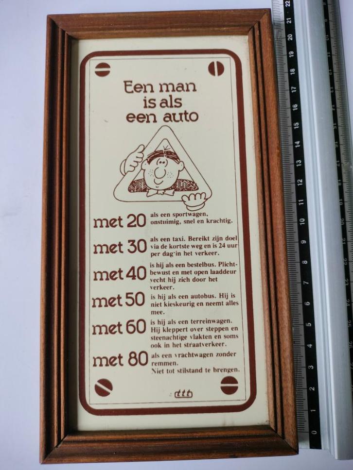 🛺originele Unieke Tegel Een man is als een auto, Antiek en Kunst, Curiosa en Brocante, Ophalen of Verzenden