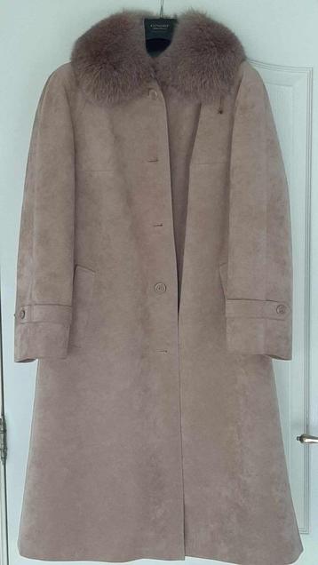 KLEDING DAMESMANTEL ALCANTARA beschikbaar voor biedingen