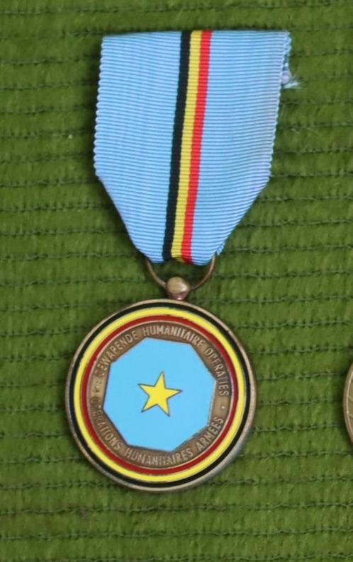 Médaille commémorative pour opérations humanitaires armées, Collections, Objets militaires | Général, Enlèvement ou Envoi