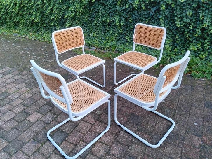 Witte cesca-stoelen met nieuwe cannages op de zittingen, Huis en Inrichting, Stoelen, Ophalen