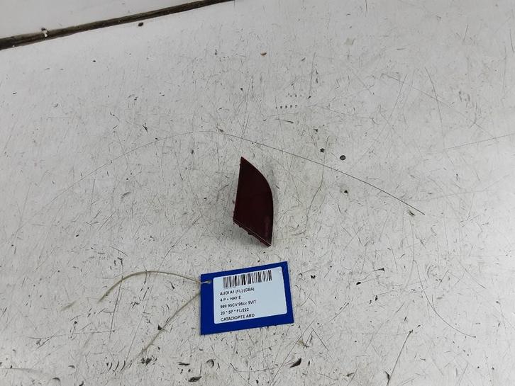 CATADIOPTRE DROIT Audi A1 Sportback (GBA) (01-2018/-), Autos : Pièces & Accessoires, Éclairage, Audi, Utilisé