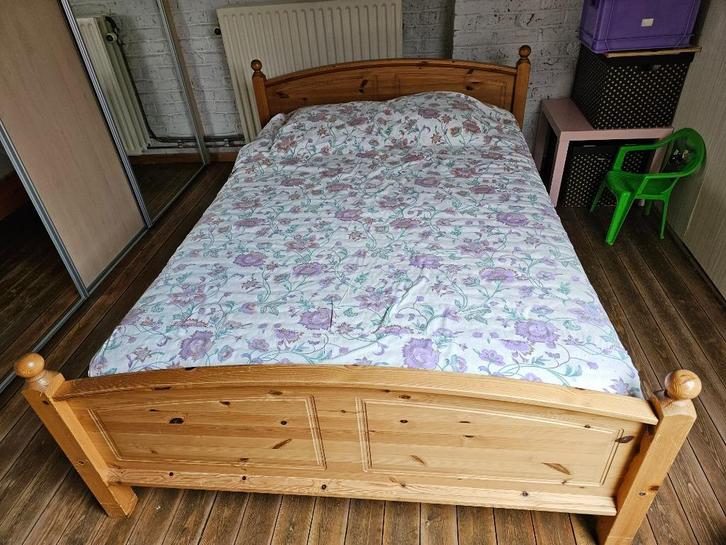 Lit style classique - Pin massif avec tête et pied de lit, Maison & Meubles, Chambre à coucher | Lits, Utilisé, Deux personnes