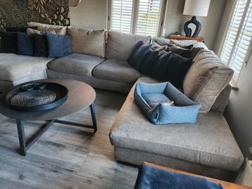 Complete zithoek met longchair. beschikbaar voor biedingen