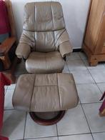 Stressless beige relax zetel met voetbankje, Huis en Inrichting, Zetels | Zetels, Ophalen, Eenpersoons