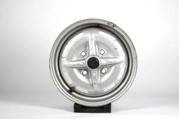 ZOEK: VW Kever, 5 1/2 J-R15  stalen ster velgen. Big velgen. beschikbaar voor biedingen