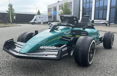 Aston Martin Formule 1 Cognizant 24V Groen - Leder - Rubber, Kinderen en Baby's, Speelgoed | Buiten | Accuvoertuigen, Nieuw, Ophalen of Verzenden